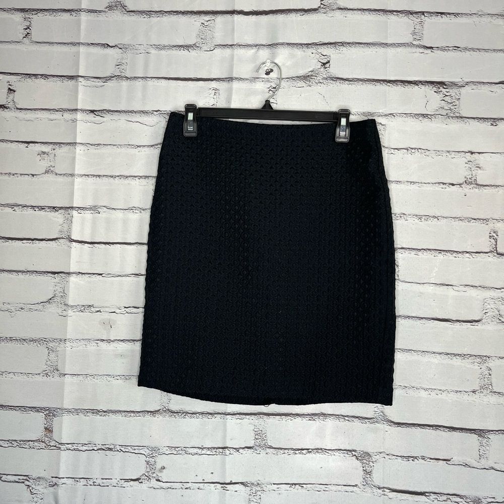 Banana Republic Black Pencil Skirt Knee-Length Workwear SZ 6 Preppy Embroidered